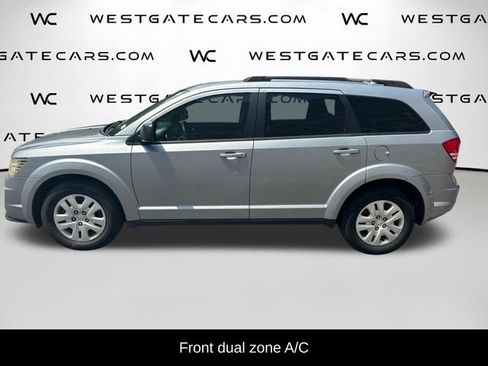 Used 2019 Dodge Journey SE FWD image 4