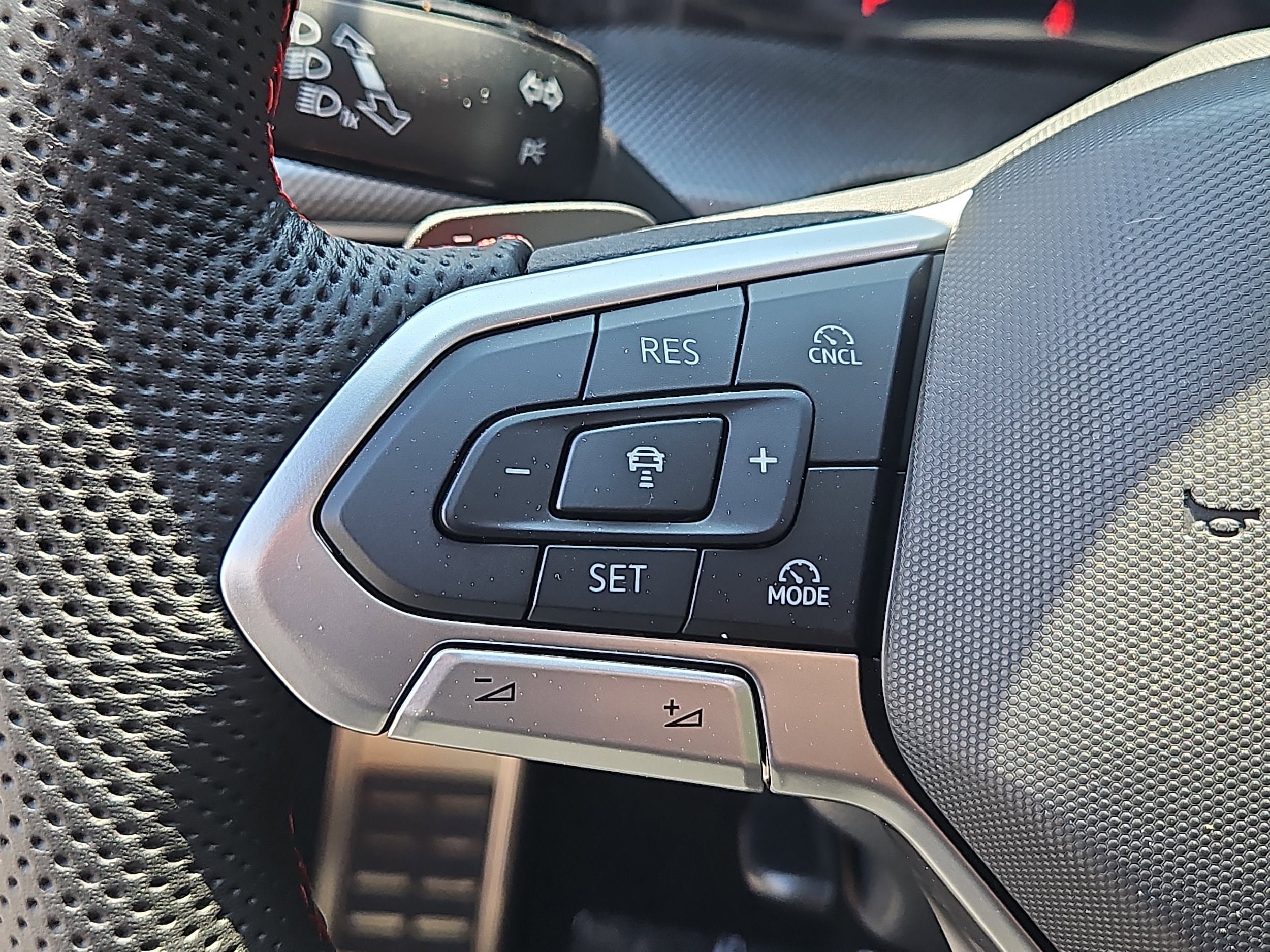 New 2026 Volkswagen GTI SE FWD image 15