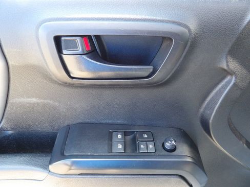 Used 2022 Toyota Tacoma SR image 14