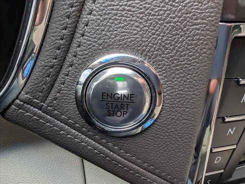 Used 2018 Lincoln Continental Reserve AWD/4WD image 35