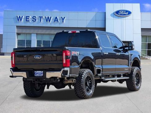 Used 2025 Ford F250 Lariat w/ Chrome Package image 3