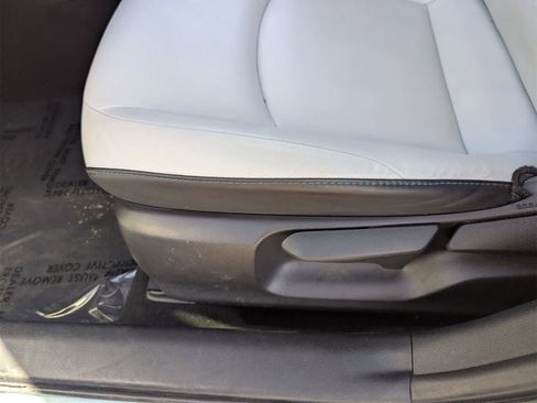 Used 2022 Toyota Prius XLE image 24