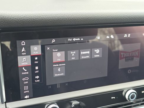 Certified 2025 Porsche Macan image 22