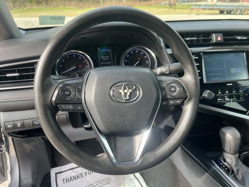 Used 2020 Toyota Camry LE image 11