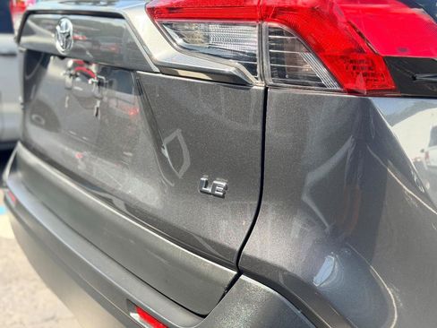 Used 2021 Toyota RAV4 LE FWD image 12