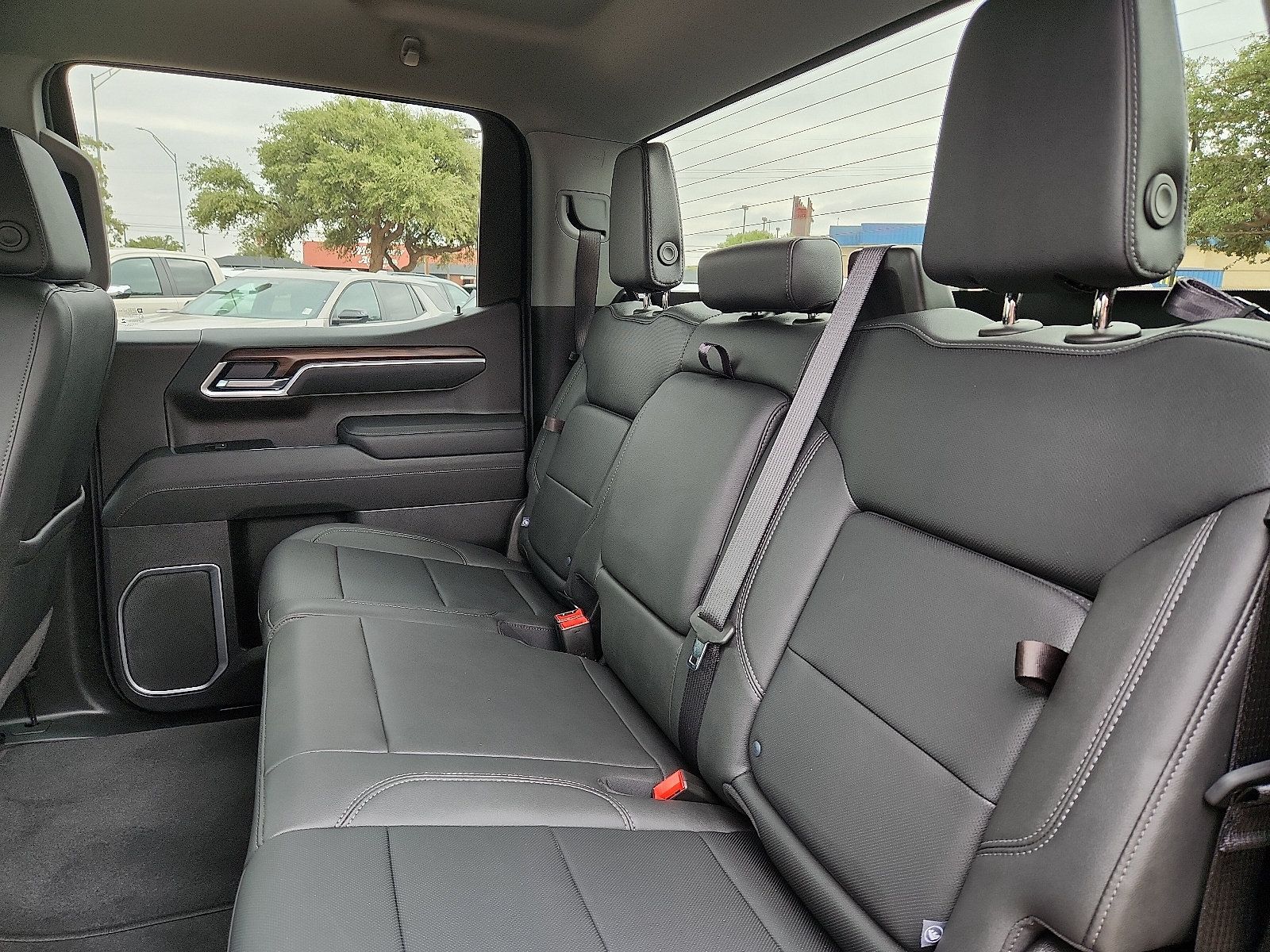 Used 2026 GMC Sierra 1500 SLT RWD image 12