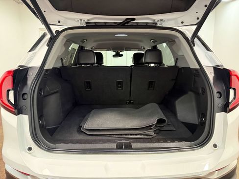 Used 2023 GMC Terrain SLT AWD/4WD image 73