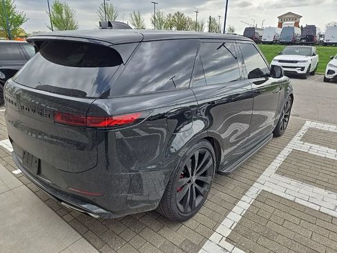 Used 2024 Land Rover Range Rover Sport Dynamic SE image 5