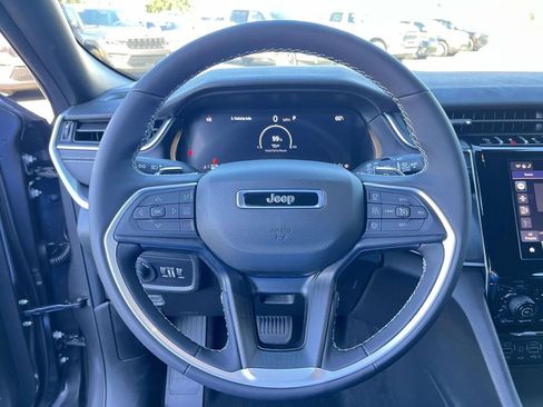 New 2025 Jeep Grand Cherokee Altitude image 15