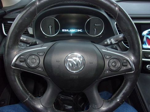 Used 2017 Buick LaCrosse Premium image 18