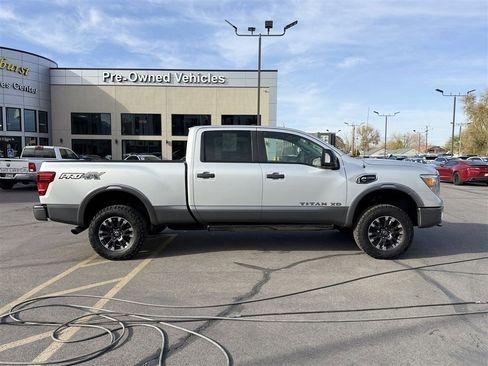 Used 2019 Nissan Titan PRO-4X w/ Pro-4x Convenience Package image 8