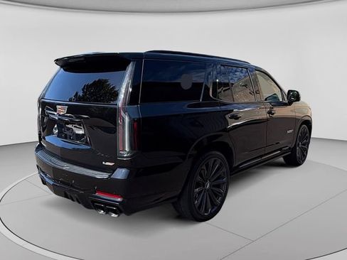 Used 2025 Cadillac Escalade V AWD/4WD image 5