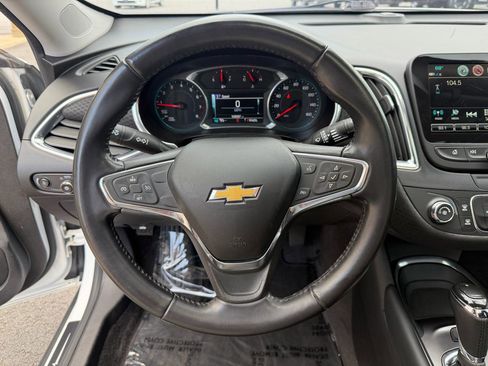 Used 2018 Chevrolet Malibu LT image 23