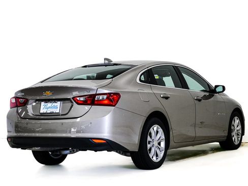 Used 2025 Chevrolet Malibu LT FWD image 6