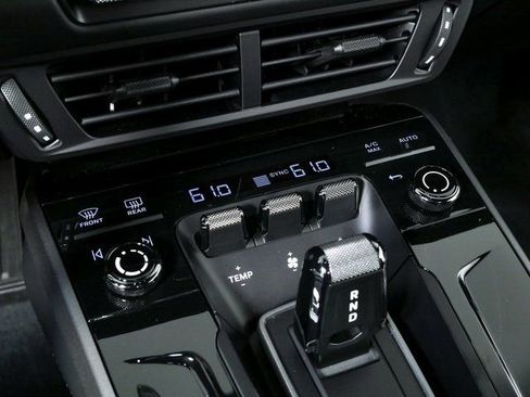 New 2026 Porsche 911 Carrera image 18