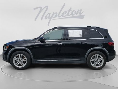 Used 2023 Mercedes-Benz GLB 250 w/ Premium Package image 2