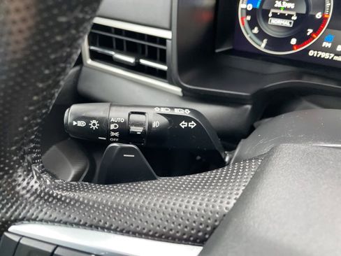 Used 2024 Mitsubishi Outlander SEL image 20