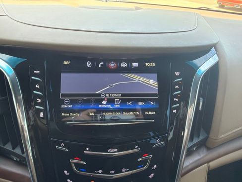 Used 2017 Cadillac Escalade Platinum AWD/4WD image 11