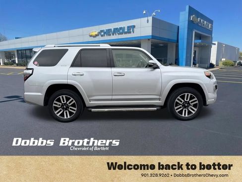 Used 2018 Toyota 4Runner Limited AWD/4WD image 9