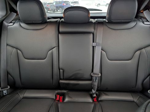 Used 2025 Jeep Compass Limited image 13