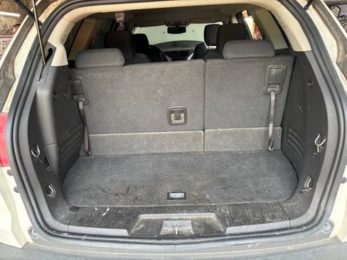 Used 2012 Chevrolet Traverse LT image 18