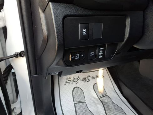 Used 2023 Toyota Tacoma TRD Off-Road image 13