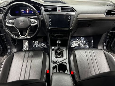 Used 2022 Volkswagen Tiguan SE image 37