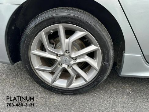 Used 2013 Nissan Sentra SR w/ Driver Pkg FWD image 18
