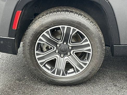 Used 2022 Jeep Wagoneer Series III w/ Convenience Group I image 20