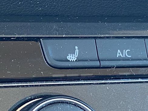 Certified 2022 Volkswagen Tiguan S image 15