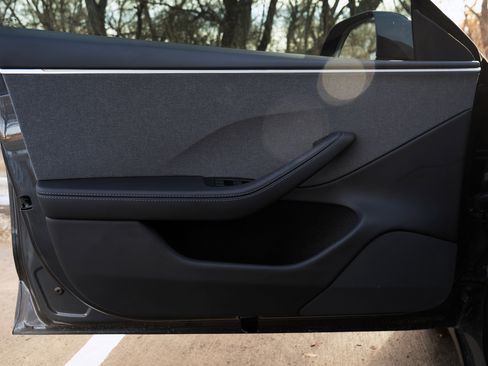 Used 2025 Tesla Model 3 Long Range image 29