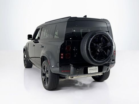 Used 2025 Land Rover Defender 110 X-Dynamic SE image 3