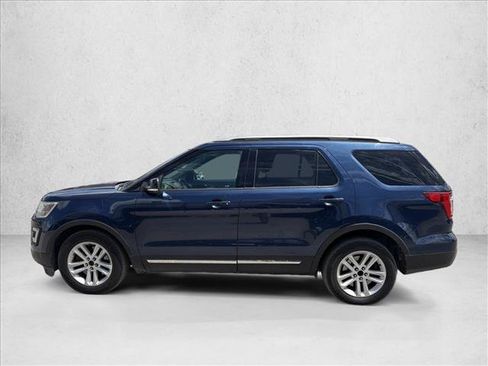 Used 2016 Ford Explorer XLT w/ Equipment Group 202A FWD image 2