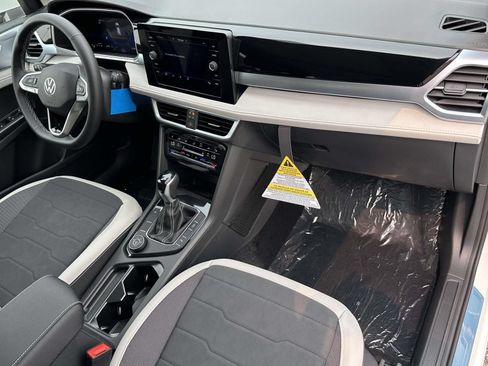 New 2026 Volkswagen Taos SE AWD/4WD image 12