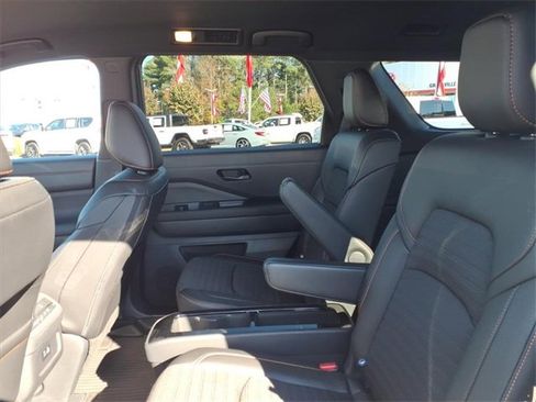 Used 2024 Nissan Pathfinder Rock Creek image 7