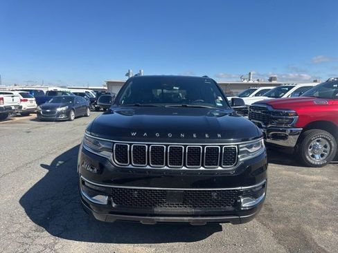 Used 2022 Jeep Wagoneer Series I image 2