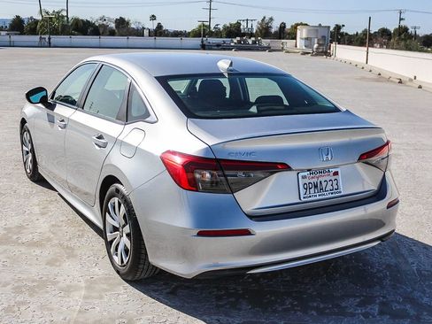 Certified 2022 Honda Civic LX image 4