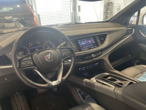 Used 2023 Buick Enclave Essence image 7
