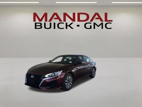 Used 2024 Nissan Altima 2.5 SV FWD image 1