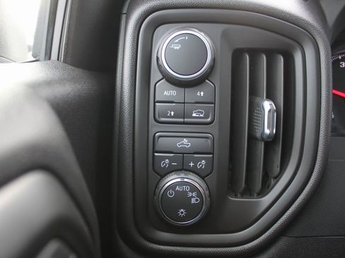 Used 2022 Chevrolet Silverado 1500 Custom image 12