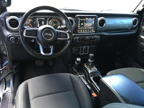Used 2020 Jeep Wrangler Unlimited Sahara w/ Uconnect 4C Nav & Sound Group AWD/4WD image 24