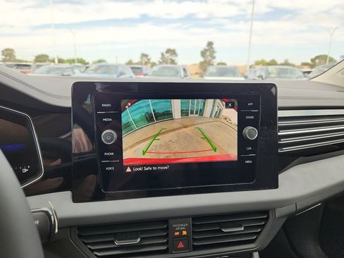 New 2026 Volkswagen Jetta SE FWD image 18