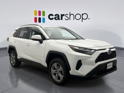 Used 2022 Toyota RAV4 XLE w/ XLE Grade Weather Package AWD/4WD image 7