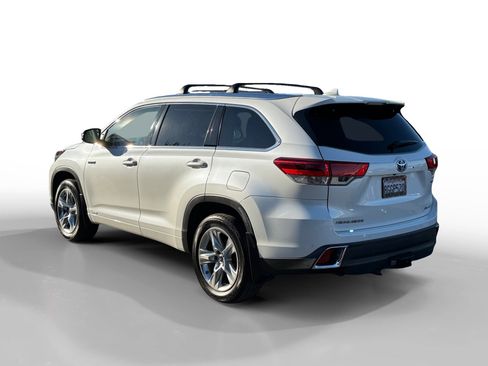 Used 2019 Toyota Highlander Limited image 3