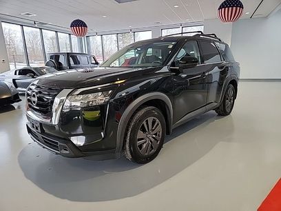 Used 2022 Nissan Pathfinder SV w/ SV Premium Package