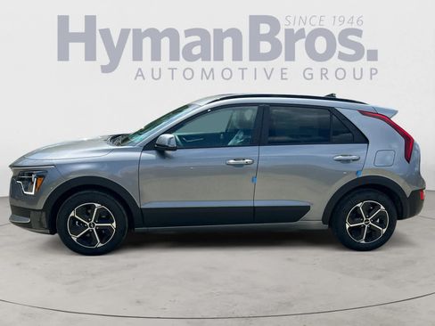 Certified 2025 Kia Niro EX FWD image 7