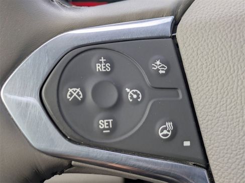 Used 2021 Chevrolet Traverse LT image 27