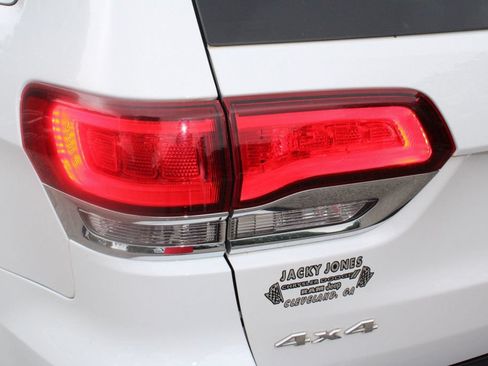 Used 2020 Jeep Grand Cherokee Laredo w/ Quick Order Package 2BN North AWD/4WD image 9
