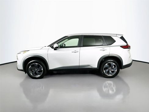 Used 2024 Nissan Rogue SV FWD image 8