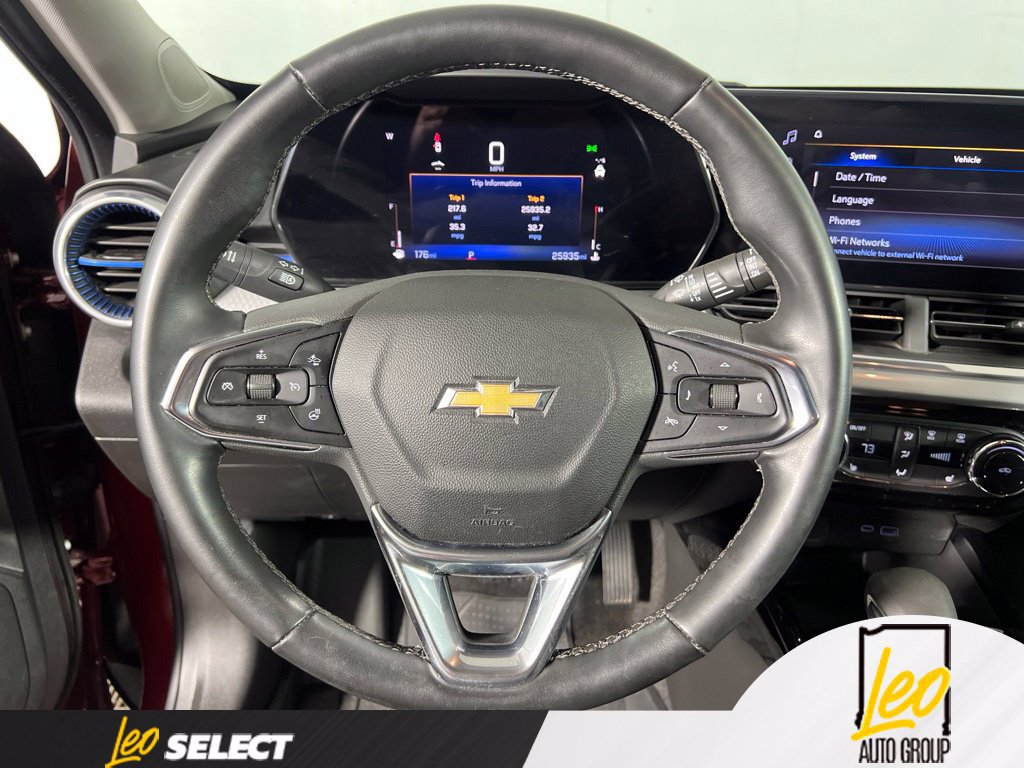 Used 2025 Chevrolet Trax LT w/ Driver Confidence Package FWD image 16